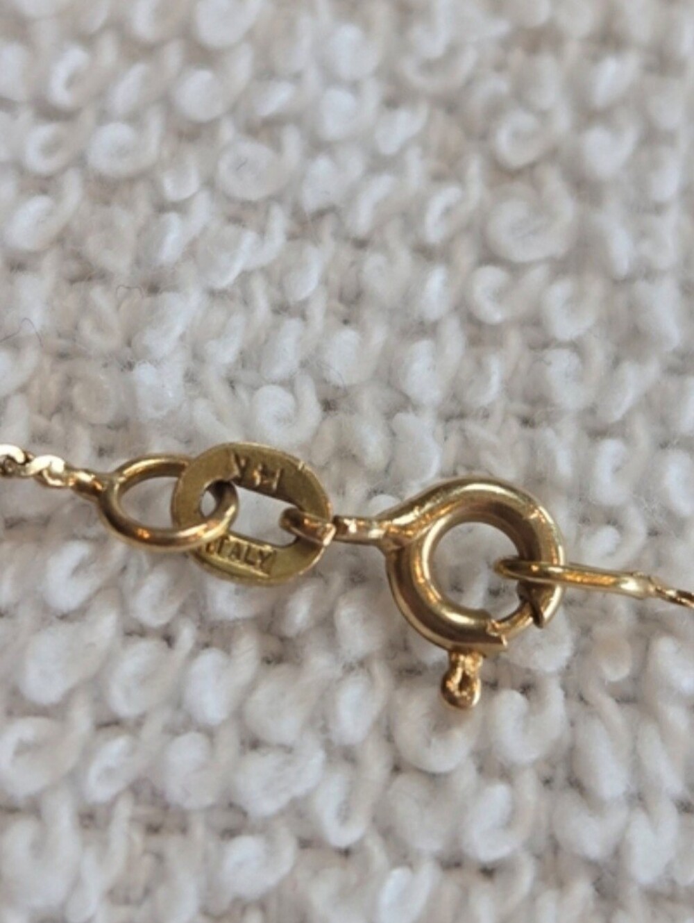32" Vintage Thin 14k Gold Chain Necklace - Picture 4 of 6